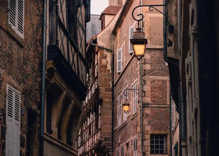 Dans Quartier Historique De * Moulins (Allier)